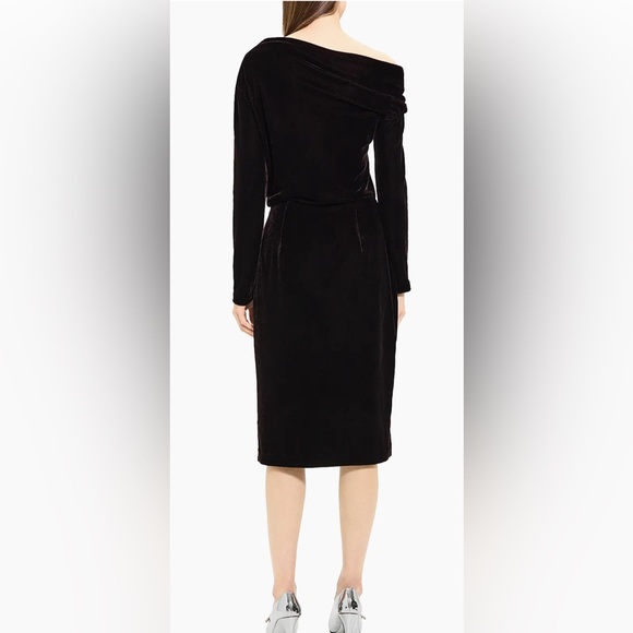 Theory
Off-The-Shoulder Velvet Midi-Dress - Picture 2 of 13